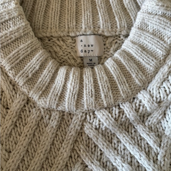 A New Day Crewneck Sweater Cream Chunky Knit Women’s Size M - Picture 3 of 6